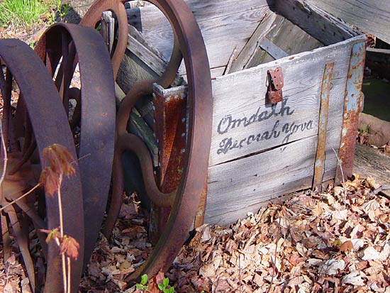 oldwheelsbox.jpg